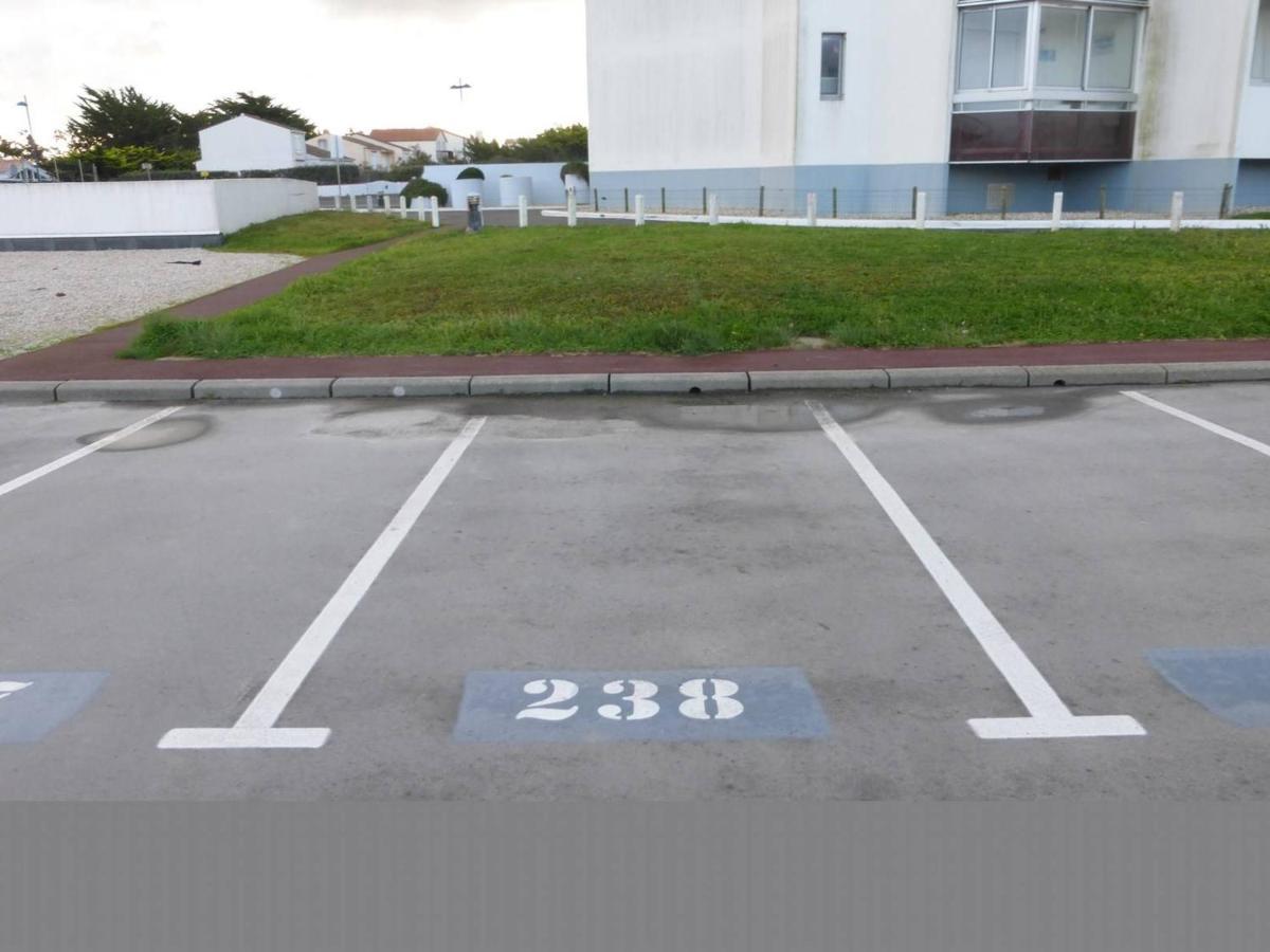 Appartement 2 Pieces Avec Balcon Et Parking A Saint-Gilles-Croix-De-Vie - Fr-1-224-39 外观 照片