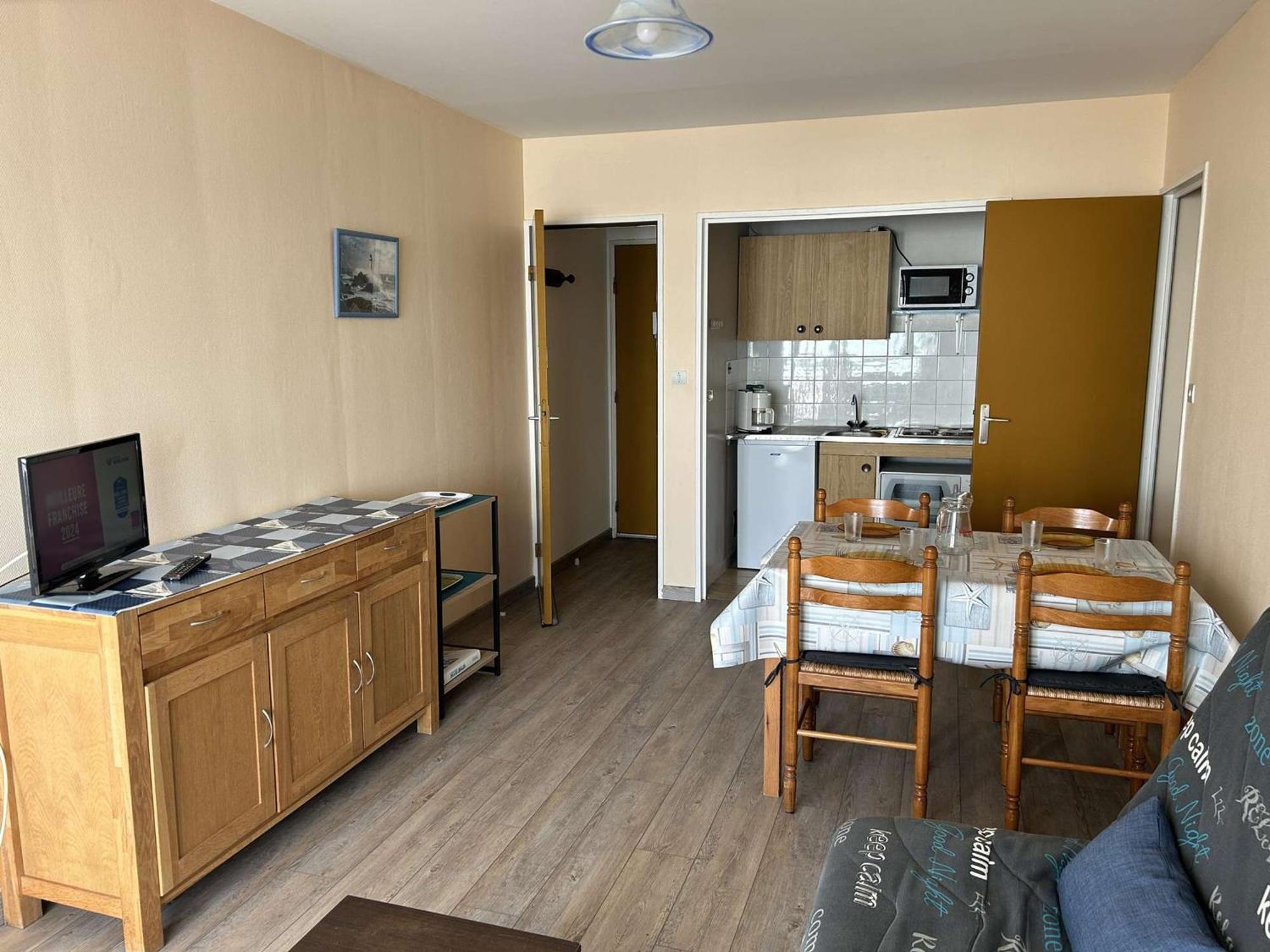 Appartement 2 Pieces Avec Balcon Et Parking A Saint-Gilles-Croix-De-Vie - Fr-1-224-39 外观 照片